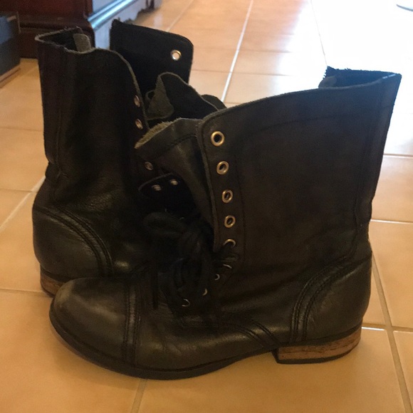 Steve Madden Shoes - Steve Madden Black combat boots